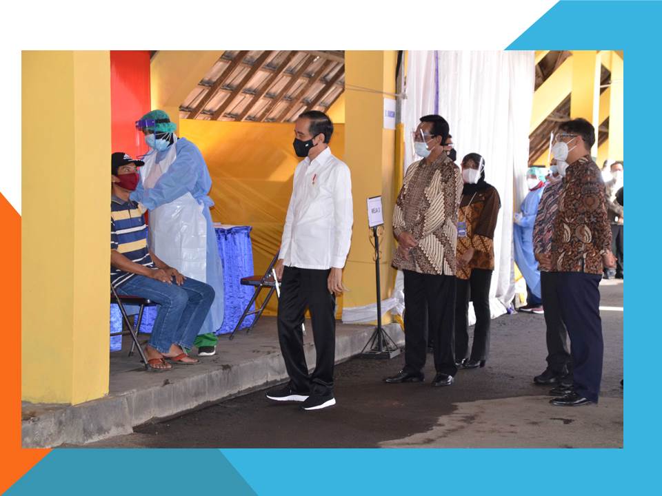 Presiden Jokowi Tinjau Vaksinasi Covid-19 Secara Massal di Yogya Salah satunya Pasar Beringharjo